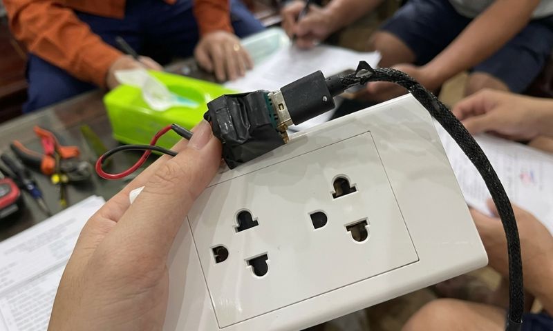 Camera giấu kín cố định được lắp trực tiếp vào một vị trí nhất định